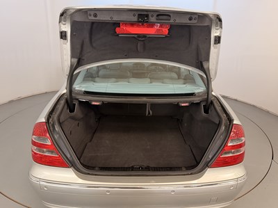 Lot 154 - 2004 Mercedes-Benz E320