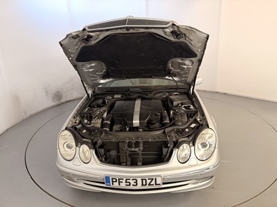Lot 154 - 2004 Mercedes-Benz E320