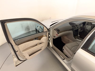 Lot 154 - 2004 Mercedes-Benz E320