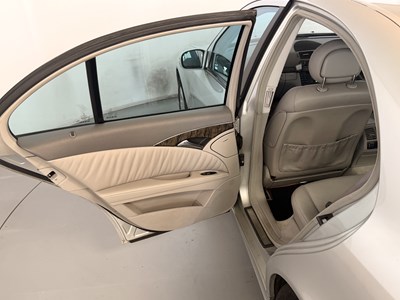 Lot 154 - 2004 Mercedes-Benz E320