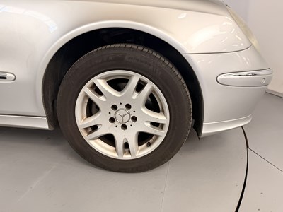 Lot 154 - 2004 Mercedes-Benz E320