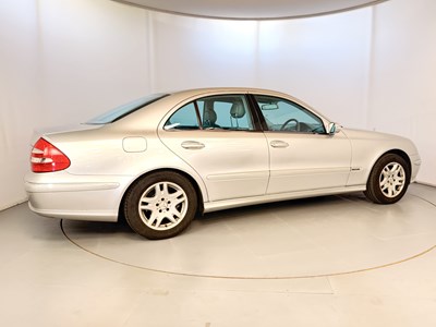 Lot 154 - 2004 Mercedes-Benz E320