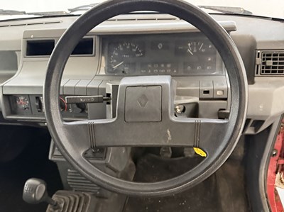 Lot 166 - 1988 Renault Extra Van