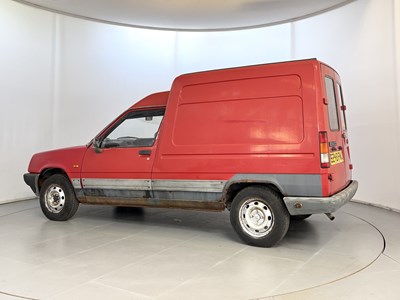 Lot 166 - 1988 Renault Extra Van