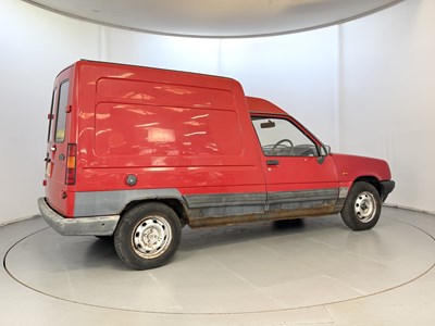 Lot 166 - 1988 Renault Extra Van