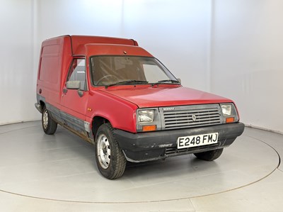 Lot 155 - 1988 Renault Extra Van