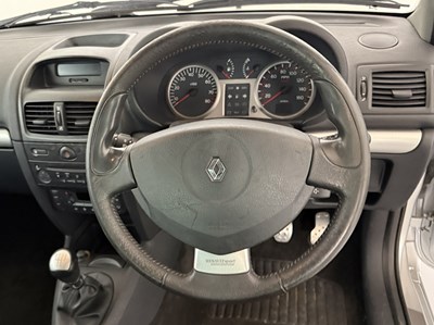 Lot 101 - 2003 Renault Clio 172