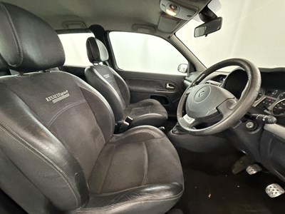 Lot 101 - 2003 Renault Clio 172