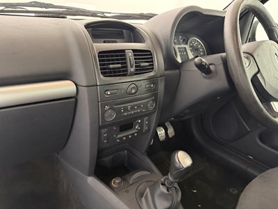Lot 101 - 2003 Renault Clio 172