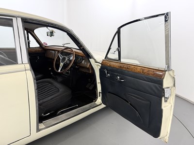 Lot 62 - 1960 Jaguar MK2