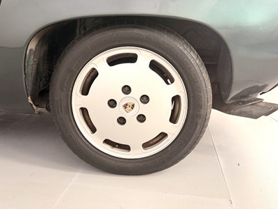 Lot 63 - 1984 Porsche 928S