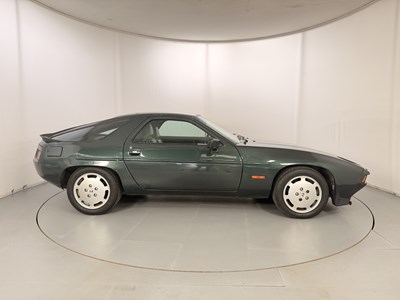 Lot 63 - 1984 Porsche 928S
