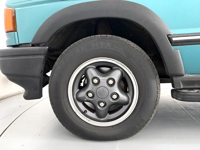 Lot 12 - 1996 Land Rover Discovery V8