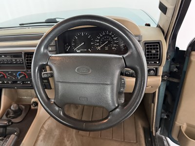 Lot 12 - 1996 Land Rover Discovery V8