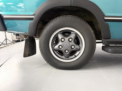 Lot 12 - 1996 Land Rover Discovery V8