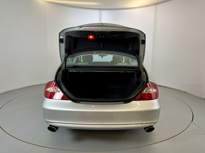 Lot 78 - 2006 Mercedes-Benz CLS320