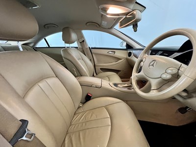 Lot 78 - 2006 Mercedes-Benz CLS320