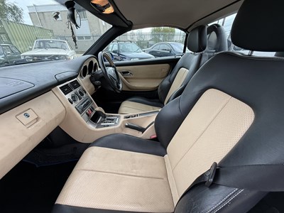 Lot 141 - 2000 Mercedes-Benz SLK230 - NO RESERVE