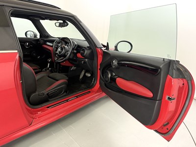 Lot 135 - 2015 Mini John Cooper Works