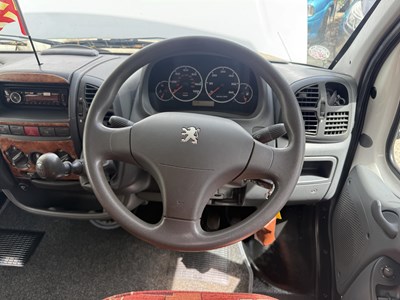 Lot 77 - 2005 Peugeot Boxer 330 LX MWB
