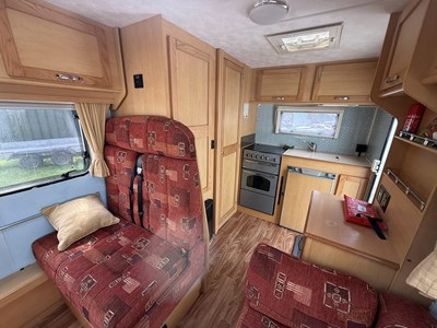 Lot 77 - 2005 Peugeot Boxer 330 LX MWB