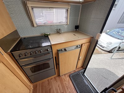 Lot 77 - 2005 Peugeot Boxer 330 LX MWB