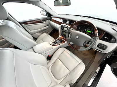 Lot 55 - 2006 Jaguar XJ