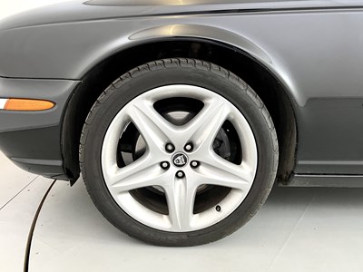 Lot 55 - 2006 Jaguar XJ