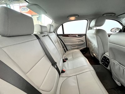 Lot 55 - 2006 Jaguar XJ