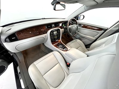 Lot 55 - 2006 Jaguar XJ