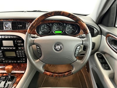 Lot 55 - 2006 Jaguar XJ
