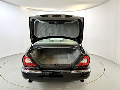 Lot 55 - 2006 Jaguar XJ