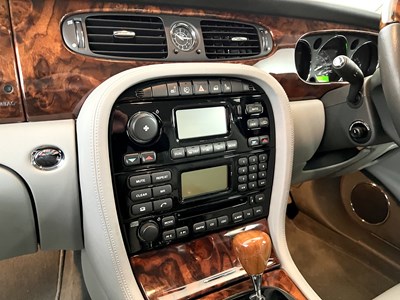 Lot 55 - 2006 Jaguar XJ