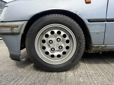 Lot 124 - 1990 Peugeot 205 XS