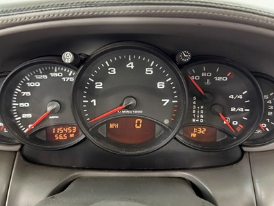 Lot 50 - 1999 Porsche 911 Carrera