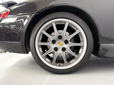 Lot 50 - 1999 Porsche 911 Carrera