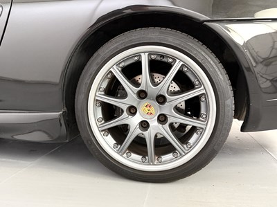 Lot 50 - 1999 Porsche 911 Carrera