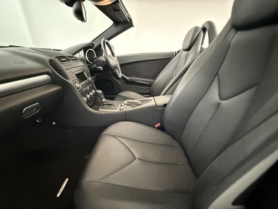 Lot 131 - 2010 Mercedes-Benz SLK200