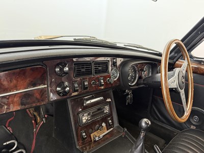 Lot 94 - 1972 MG BGT