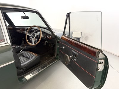 Lot 94 - 1972 MG BGT