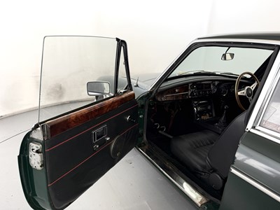 Lot 94 - 1972 MG BGT