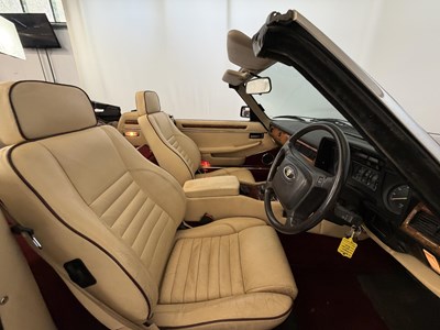 Lot 101 - 1991 Jaguar XJS V12 Convertible
