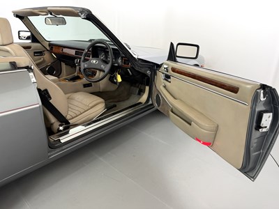 Lot 2 - 1988 Jaguar XJS V12 Cabriolet
