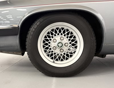 Lot 2 - 1988 Jaguar XJS V12 Cabriolet