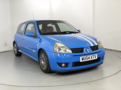 Lot 2004 Renault Clio 182