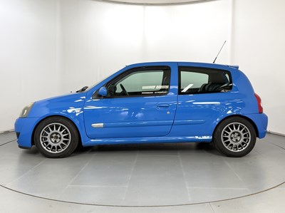 Lot 2004 Renault Clio 182