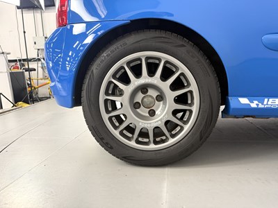 Lot 2004 Renault Clio 182