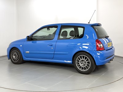 Lot 2004 Renault Clio 182
