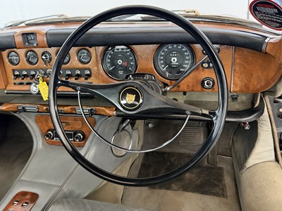 Lot 12 - 1969 Jaguar 420G