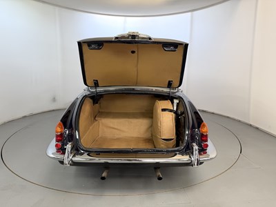 Lot 12 - 1969 Jaguar 420G